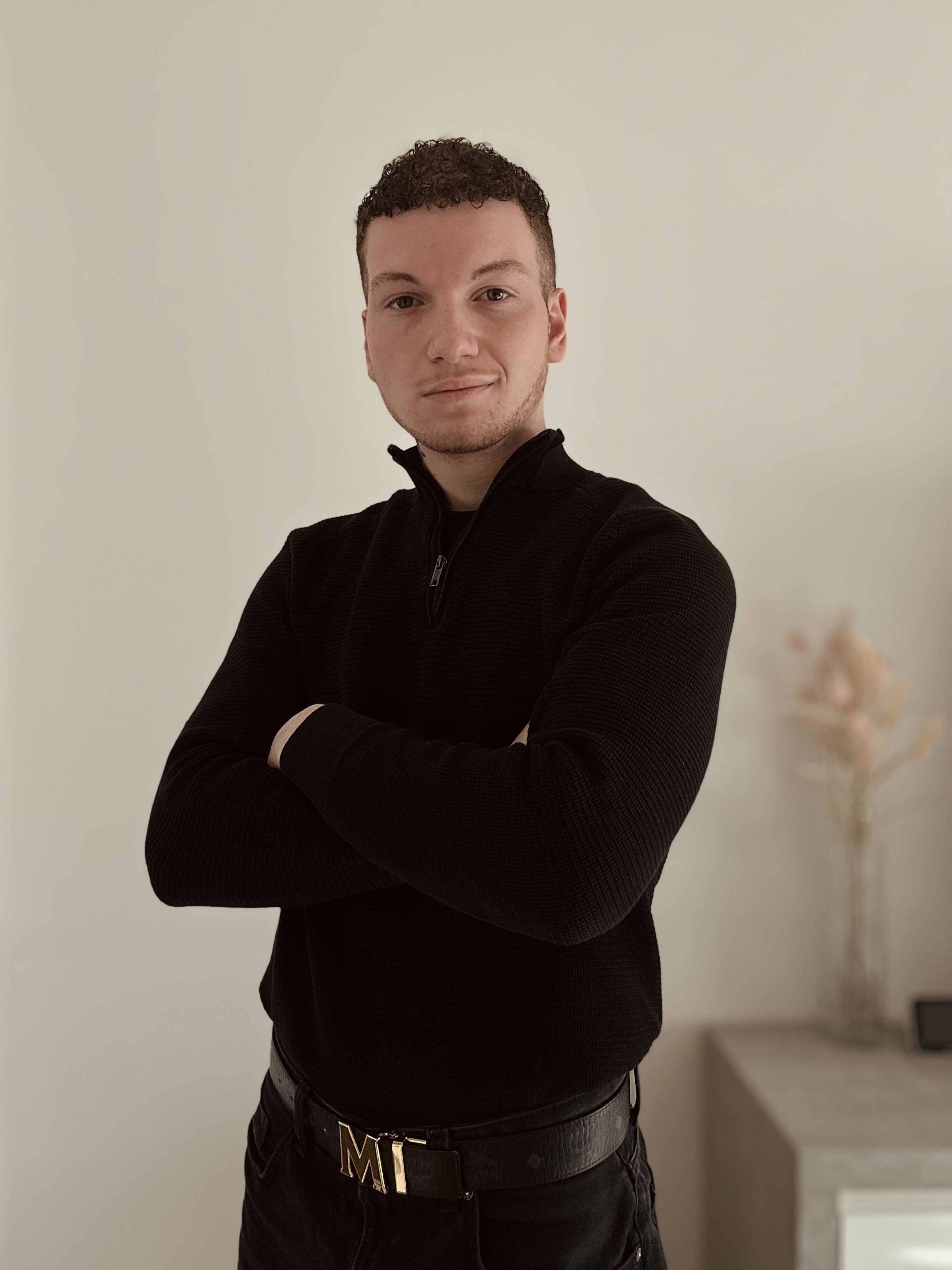 Leon Schmidt — Founder & Creative Director von LS Studios